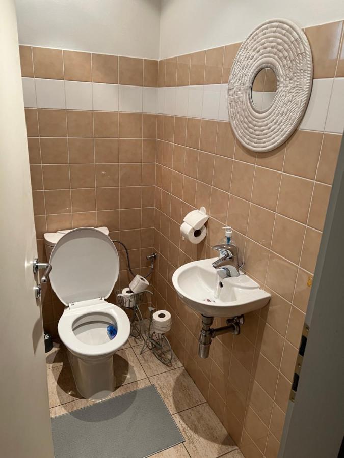 Iren Apartment Братислава Экстерьер фото